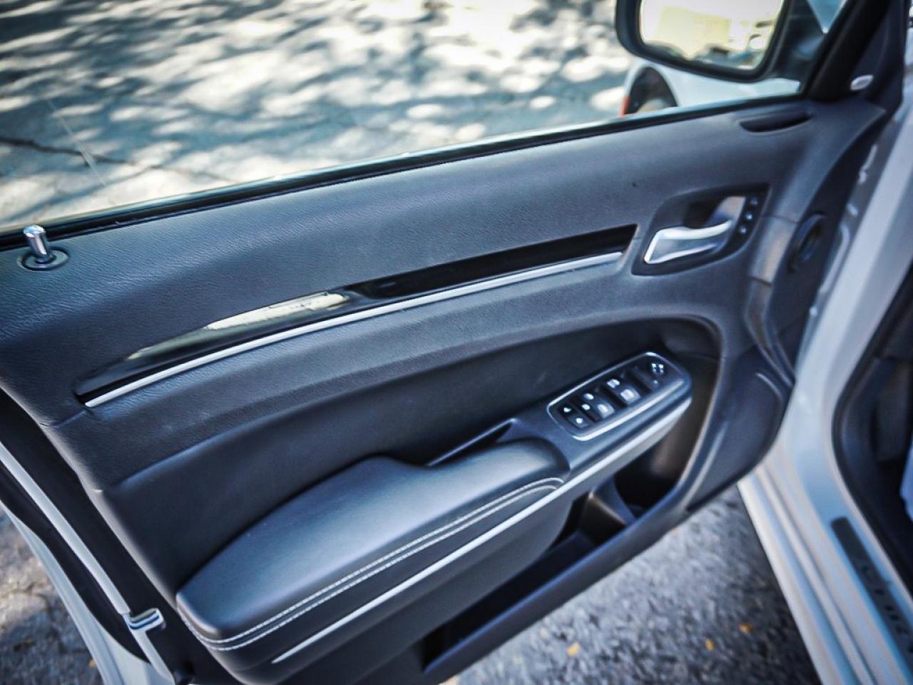 2023 Chrysler 300  Photo