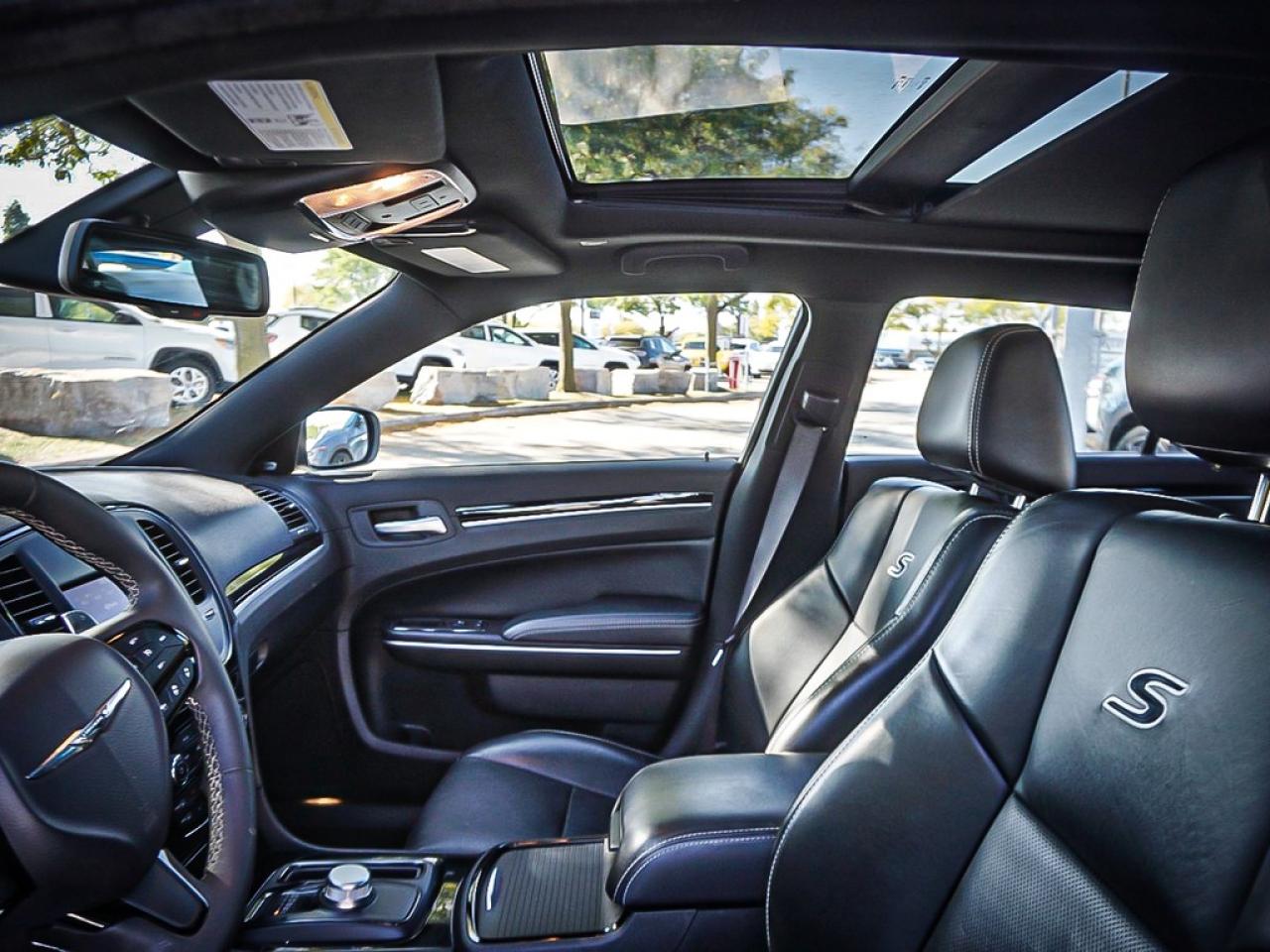 2023 Chrysler 300  Photo