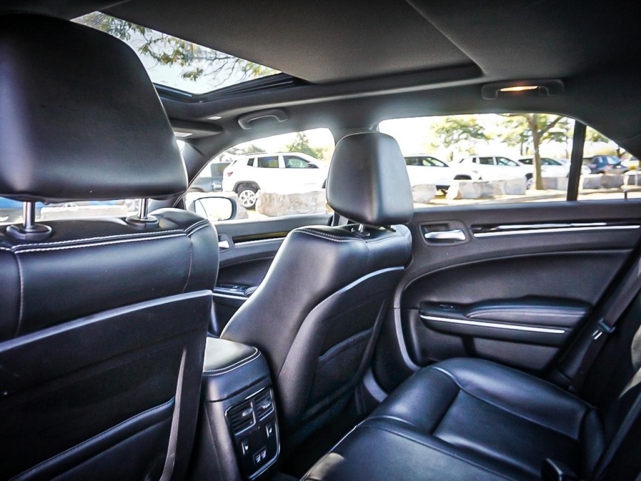 2023 Chrysler 300  Photo