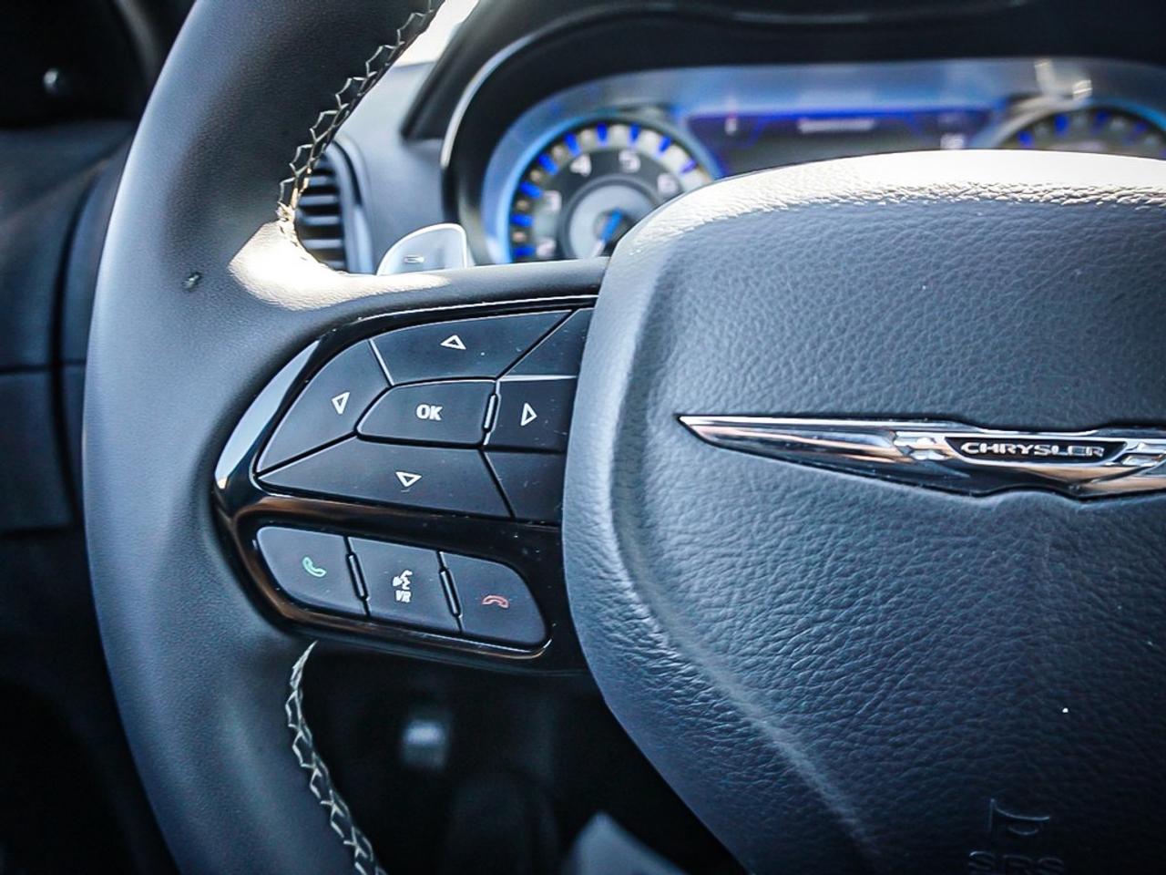 2023 Chrysler 300  Photo