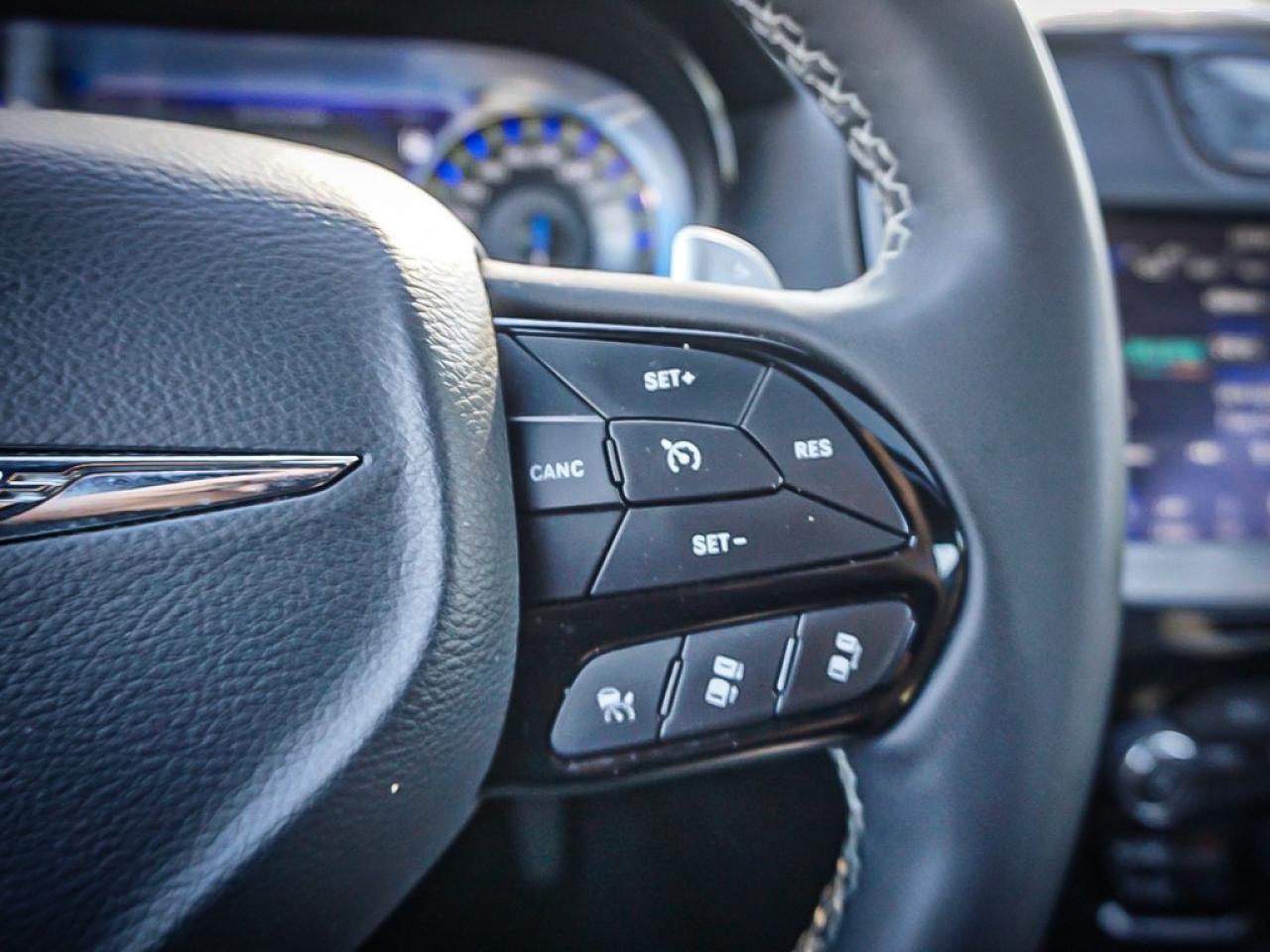 2023 Chrysler 300  Photo