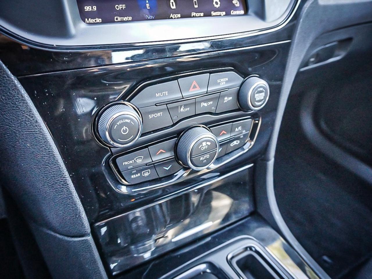 2023 Chrysler 300  Photo