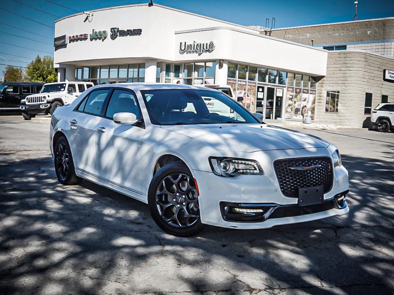 2023 Chrysler 300  Photo