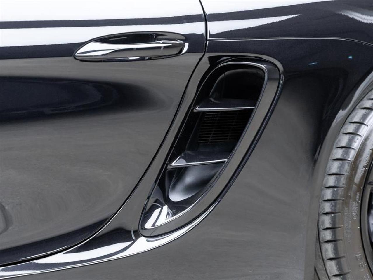 2024 Porsche 718 Cayman  Photo