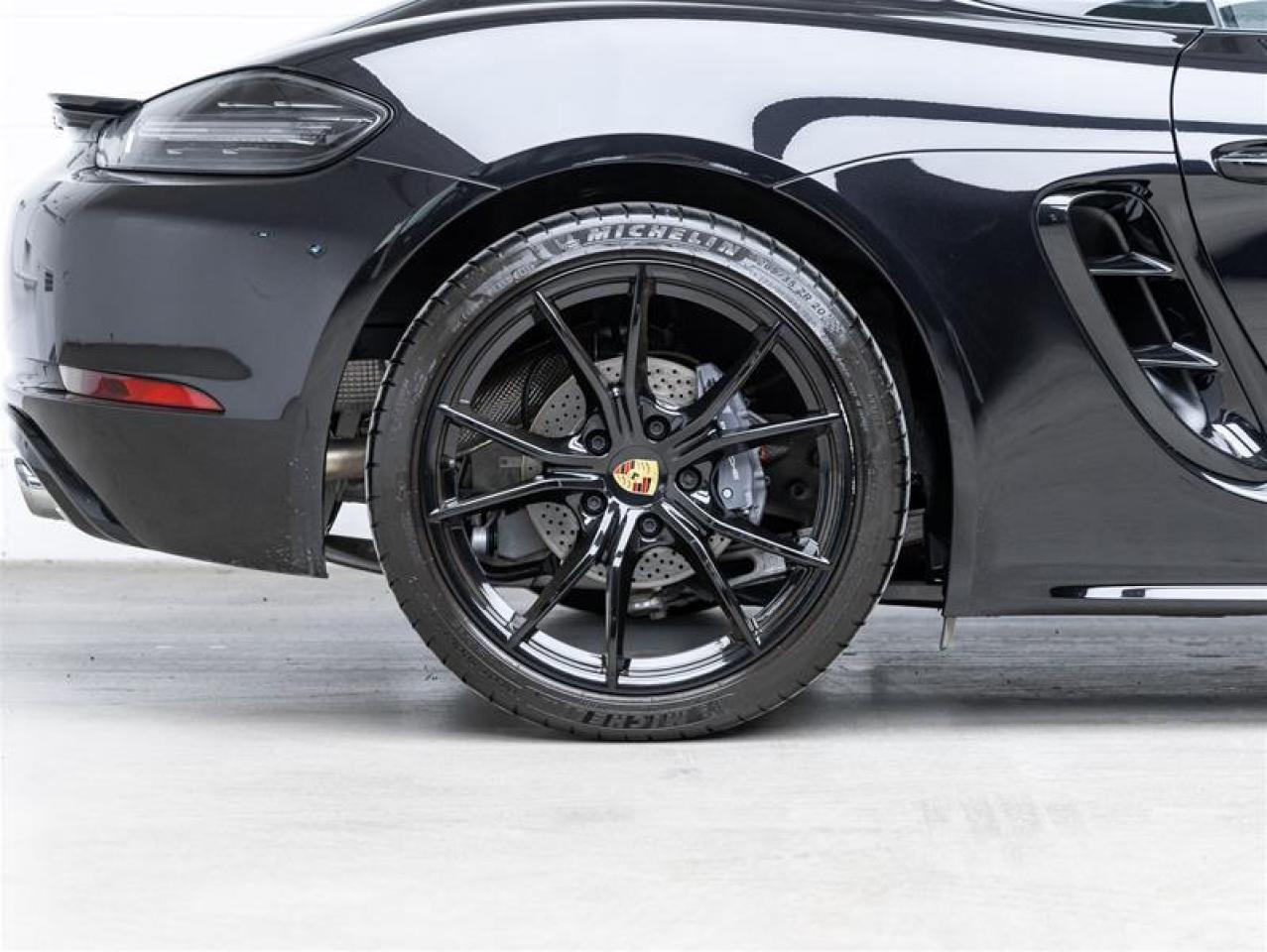 2024 Porsche 718 Cayman  Photo