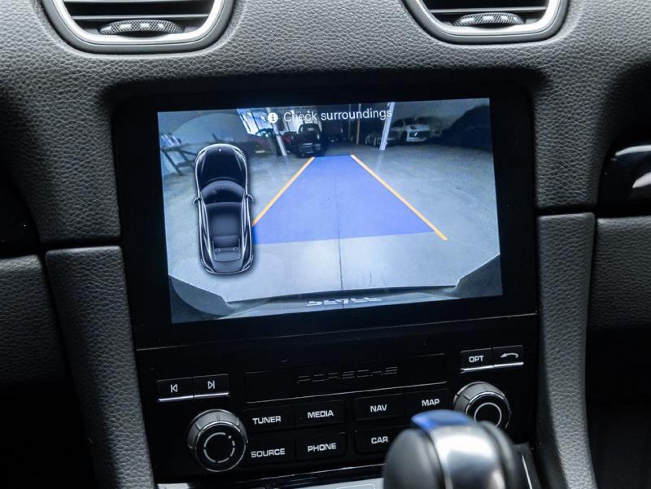 2024 Porsche 718 Cayman  Photo