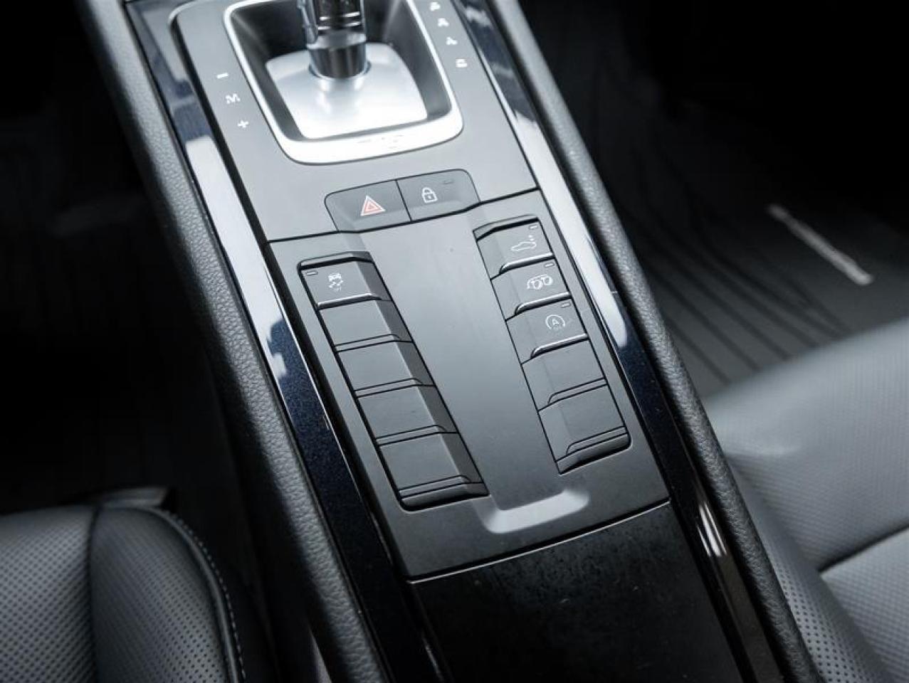 2024 Porsche 718 Cayman  Photo