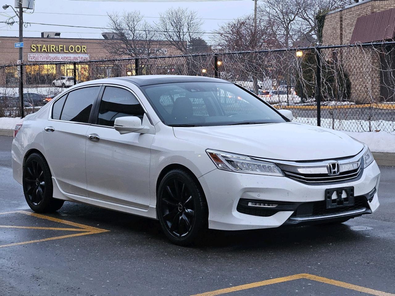 2016 Honda Accord I4 CVT Touring, NAV, CAMERA, LEATHER, SUNROOF Photo0