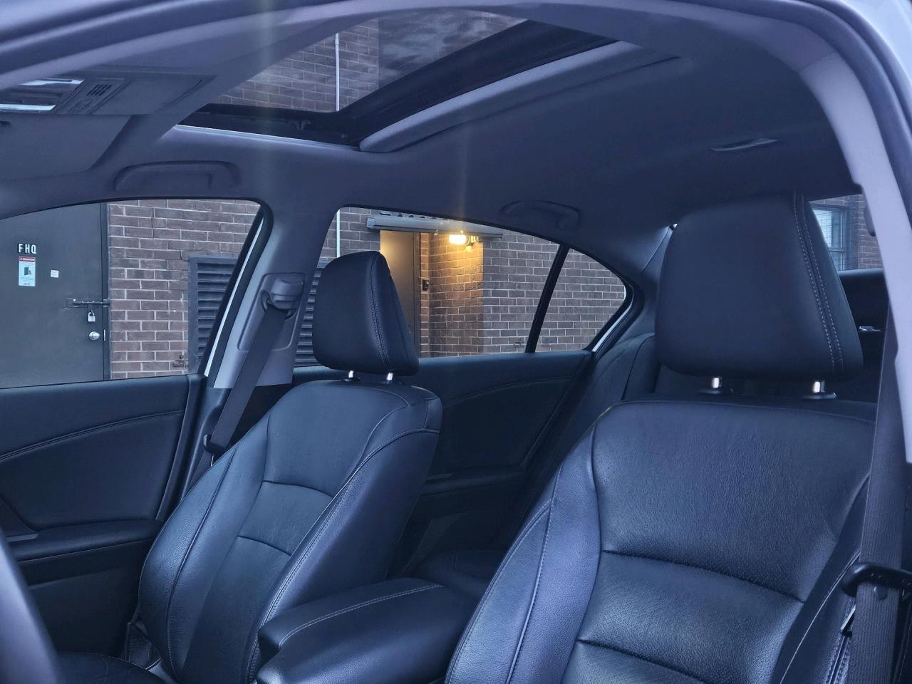 2016 Honda Accord I4 CVT Touring, NAV, CAMERA, LEATHER, SUNROOF Photo