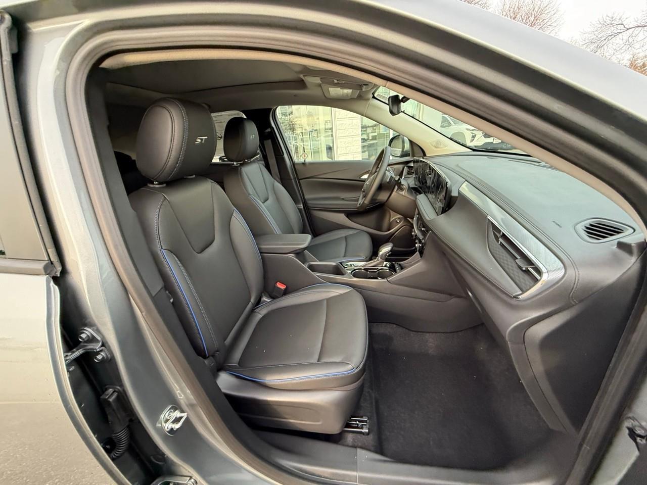 2026 Buick Encore GX Sport Touring 4dr All-Wheel Drive Photo