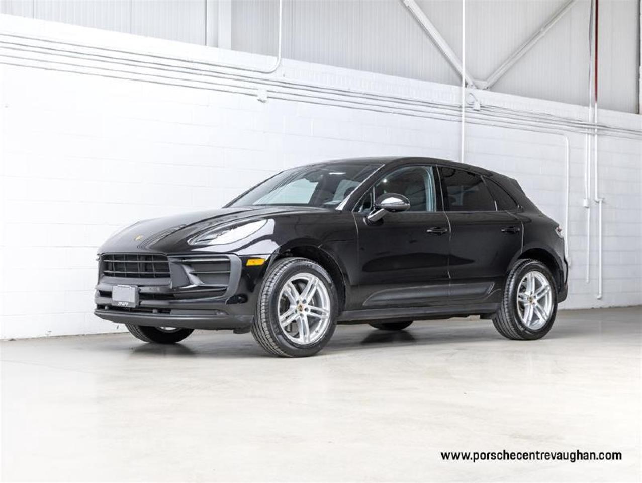 2023 Porsche Macan  Photo0