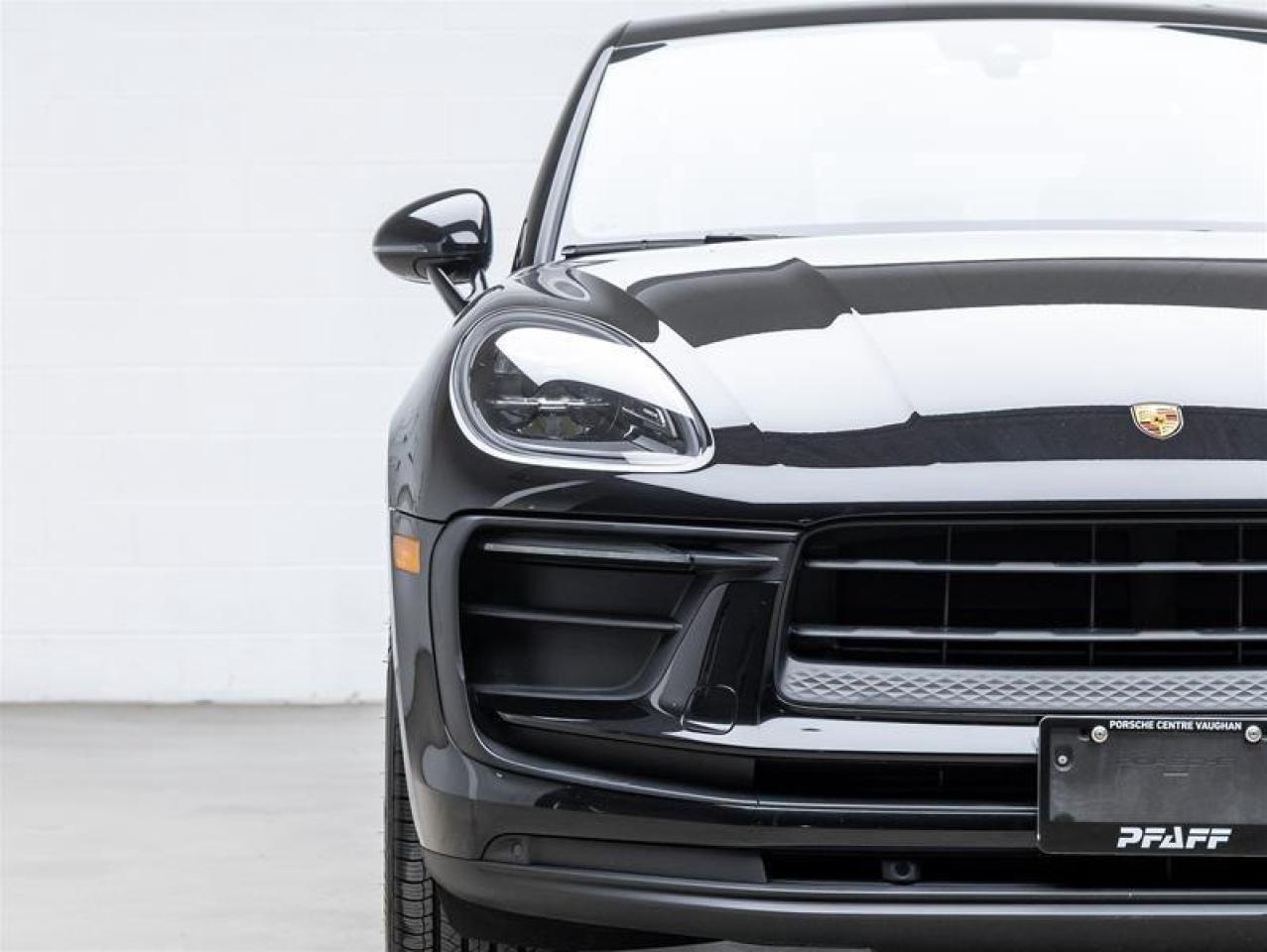 2023 Porsche Macan  Photo