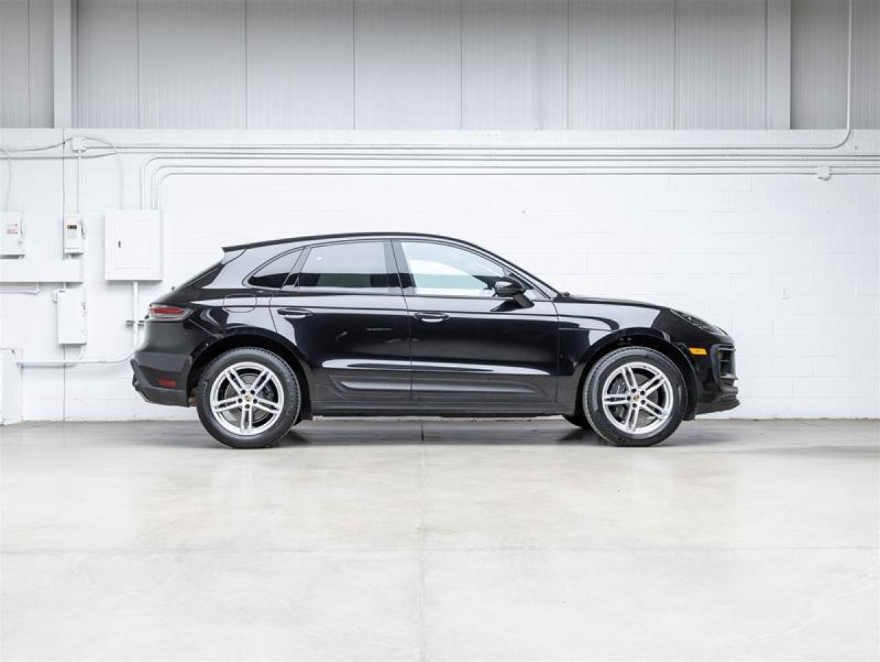 2023 Porsche Macan  Photo