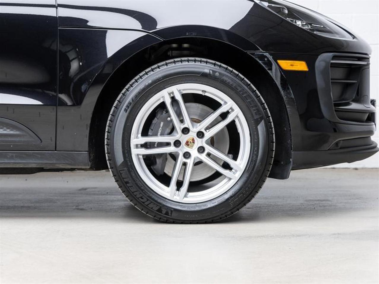 2023 Porsche Macan  Photo