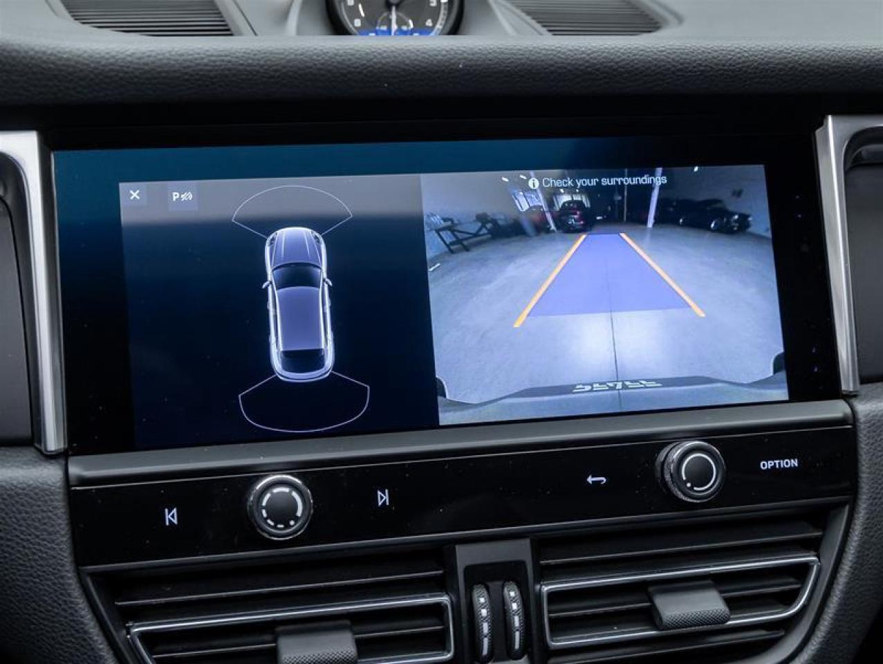 2023 Porsche Macan  Photo