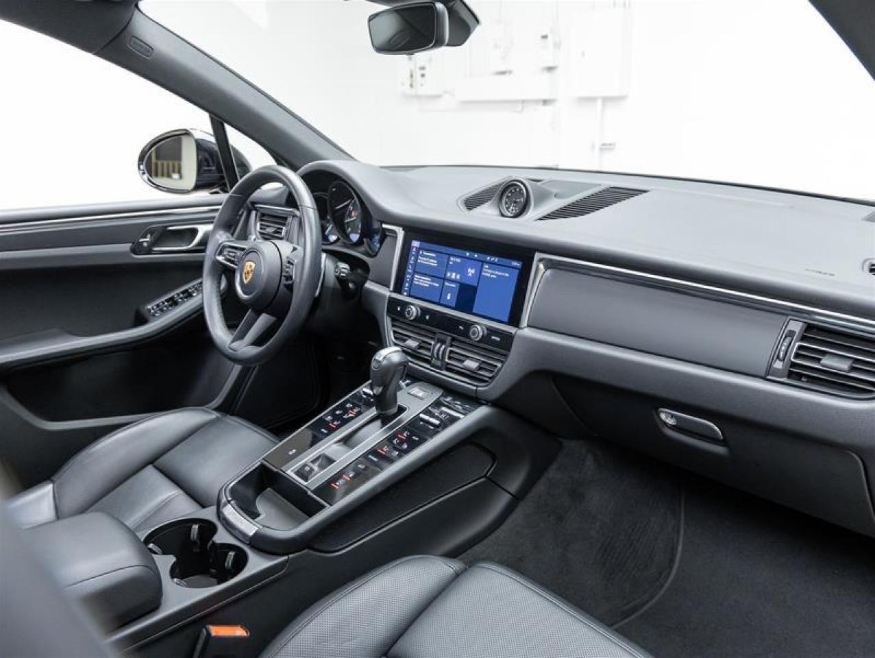 2023 Porsche Macan  Photo