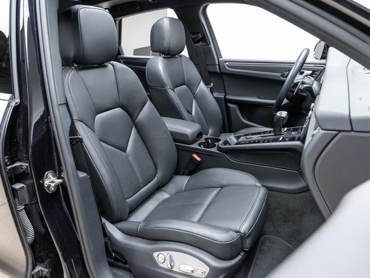 2023 Porsche Macan  Photo