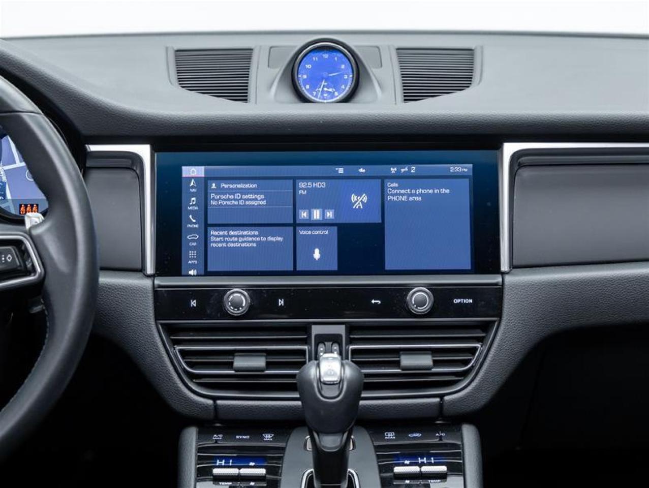 2023 Porsche Macan  Photo