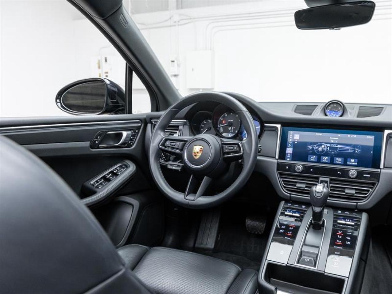 2023 Porsche Macan  Photo