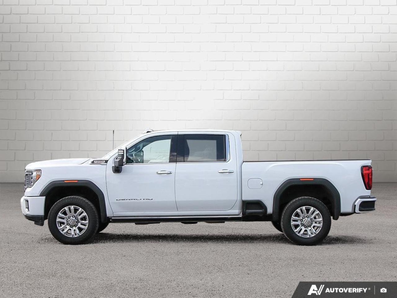 2023 GMC SIERRA 2500HD 4WD Crew Cab Standard Box Denali Photo