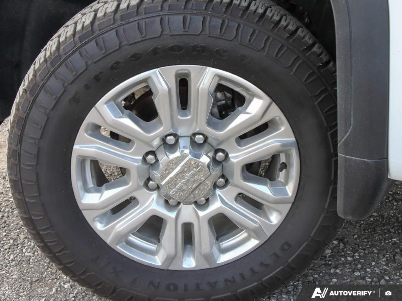 2023 GMC SIERRA 2500HD 4WD Crew Cab Standard Box Denali Photo