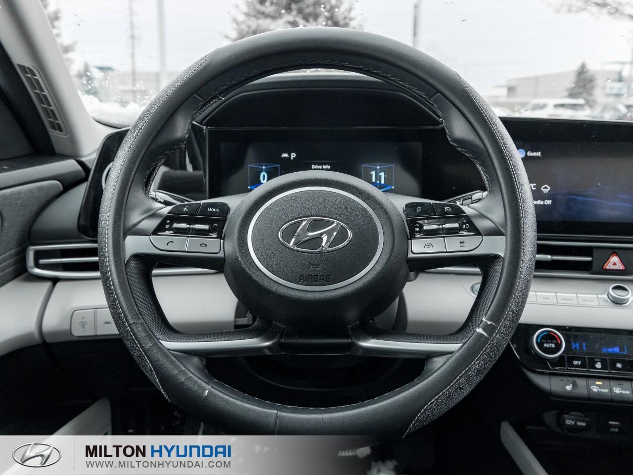 2022 Hyundai Elantra Ultimate Tech w/Two-Tone Interior 4dr Sedan Photo