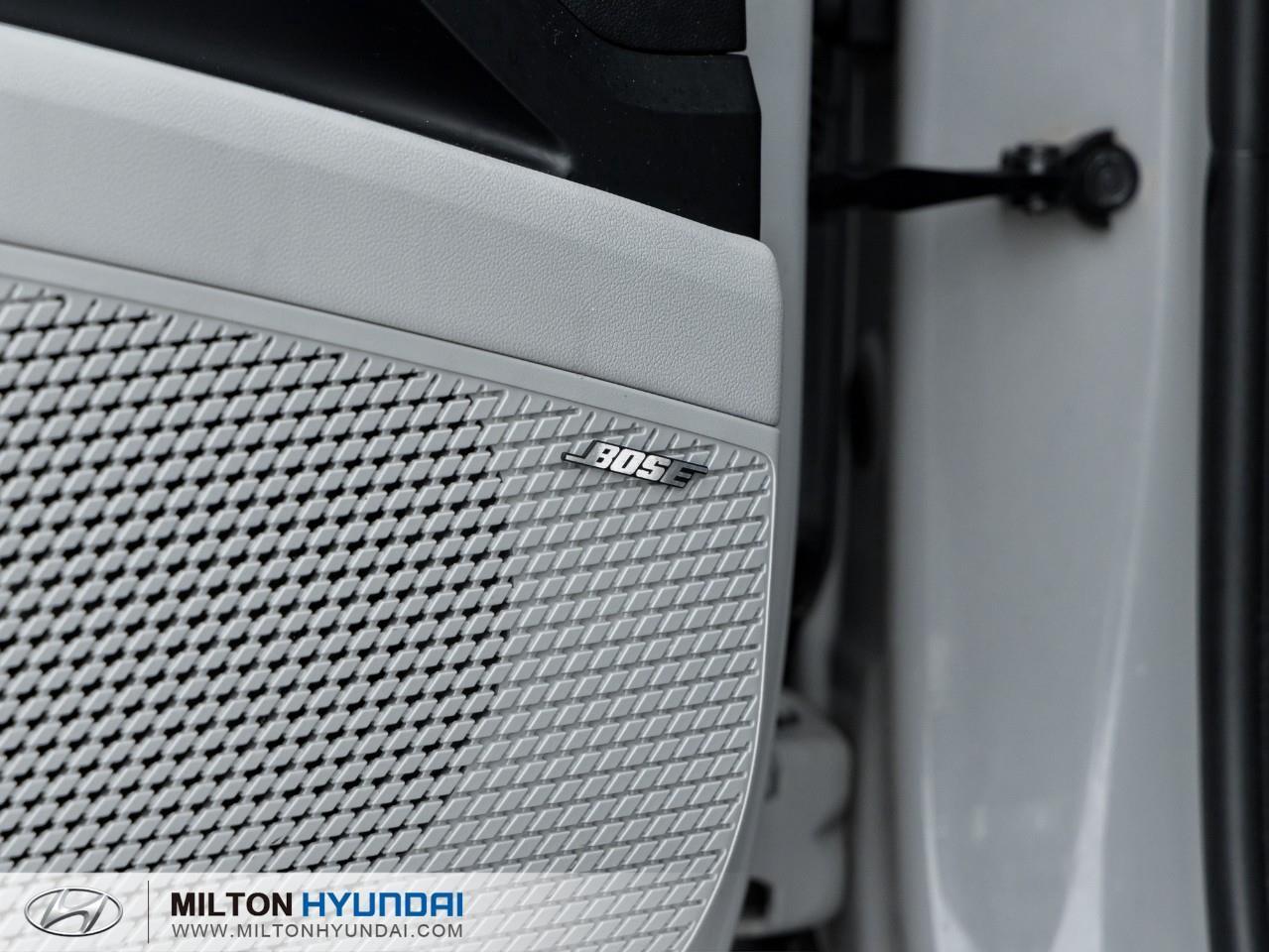 2022 Hyundai Elantra Ultimate Tech w/Two-Tone Interior 4dr Sedan Photo