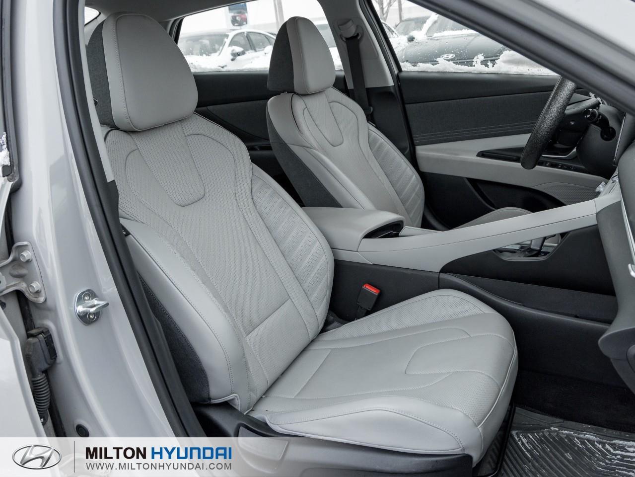 2022 Hyundai Elantra Ultimate Tech w/Two-Tone Interior 4dr Sedan Photo