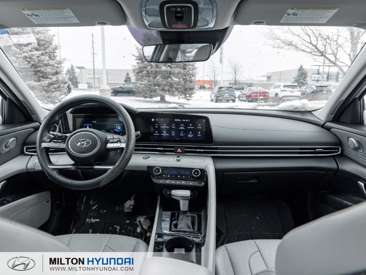 2022 Hyundai Elantra Ultimate Tech w/Two-Tone Interior 4dr Sedan Photo
