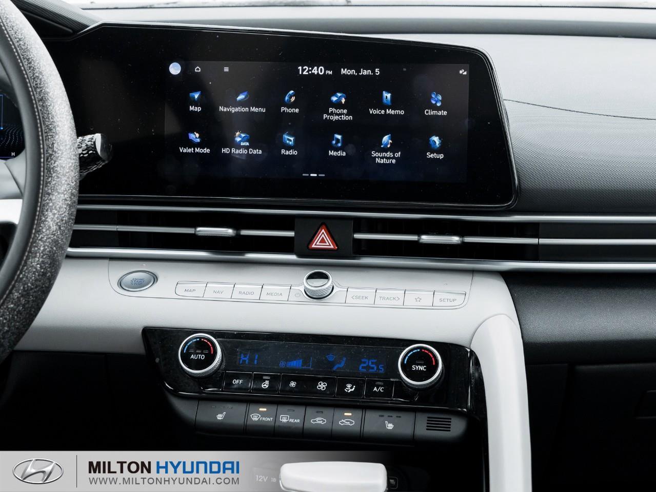 2022 Hyundai Elantra Ultimate Tech w/Two-Tone Interior 4dr Sedan Photo