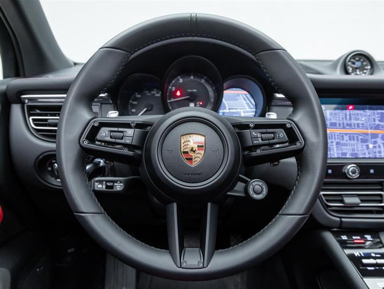 2025 Porsche Macan  Photo