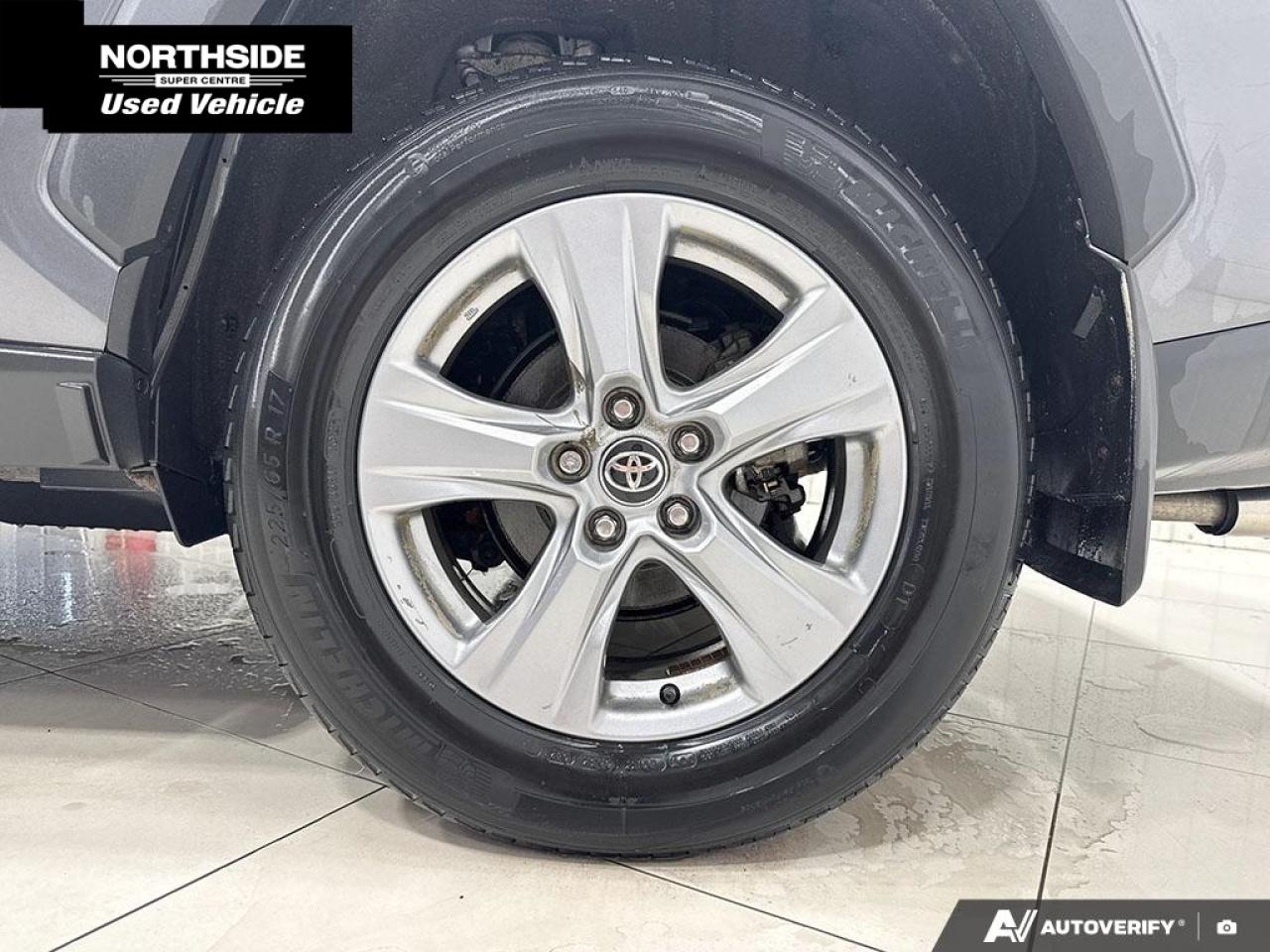 2022 Toyota RAV4 XLE 4dr All-wheel Drive Photo