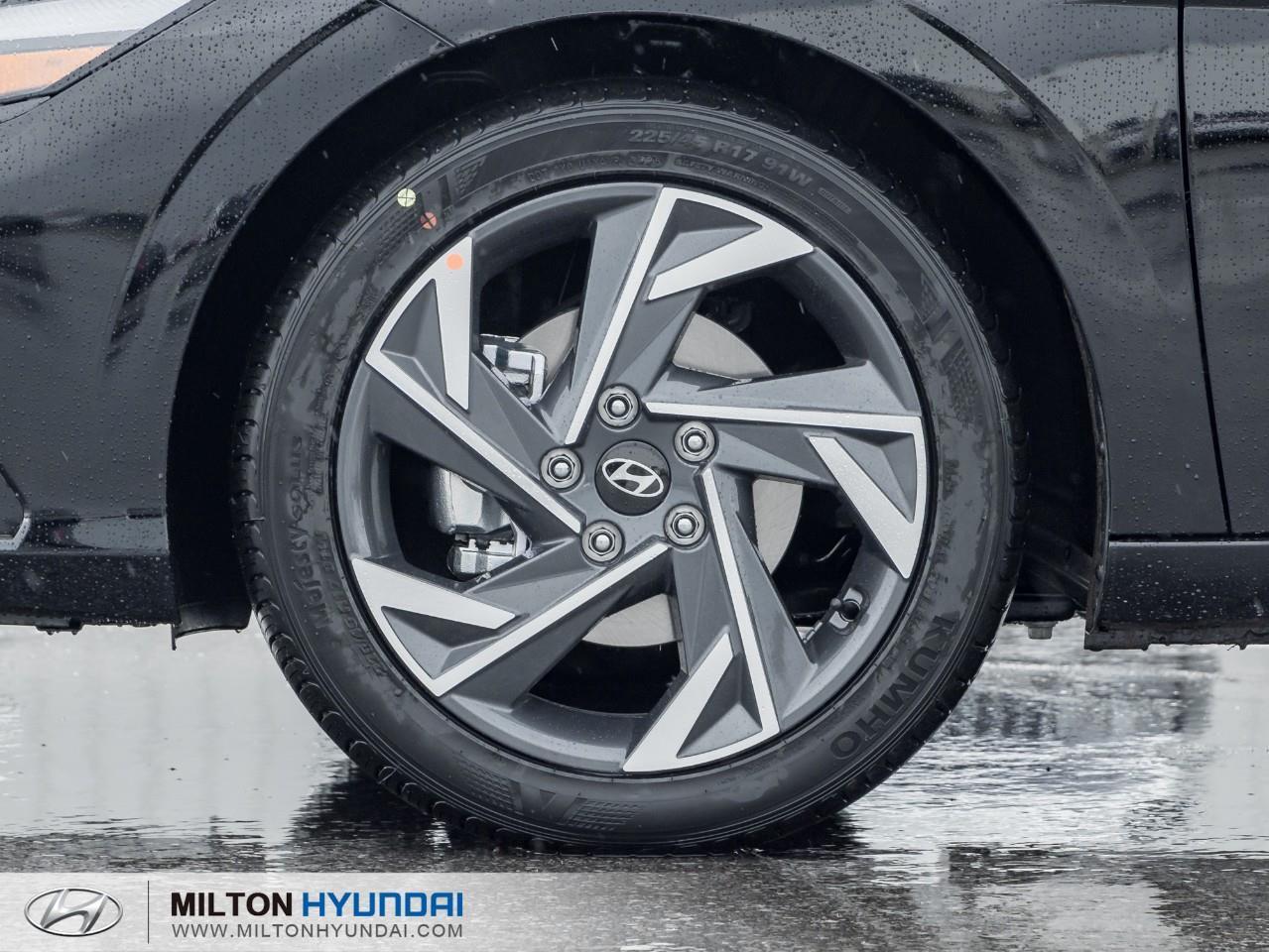 2026 Hyundai Elantra  Photo3