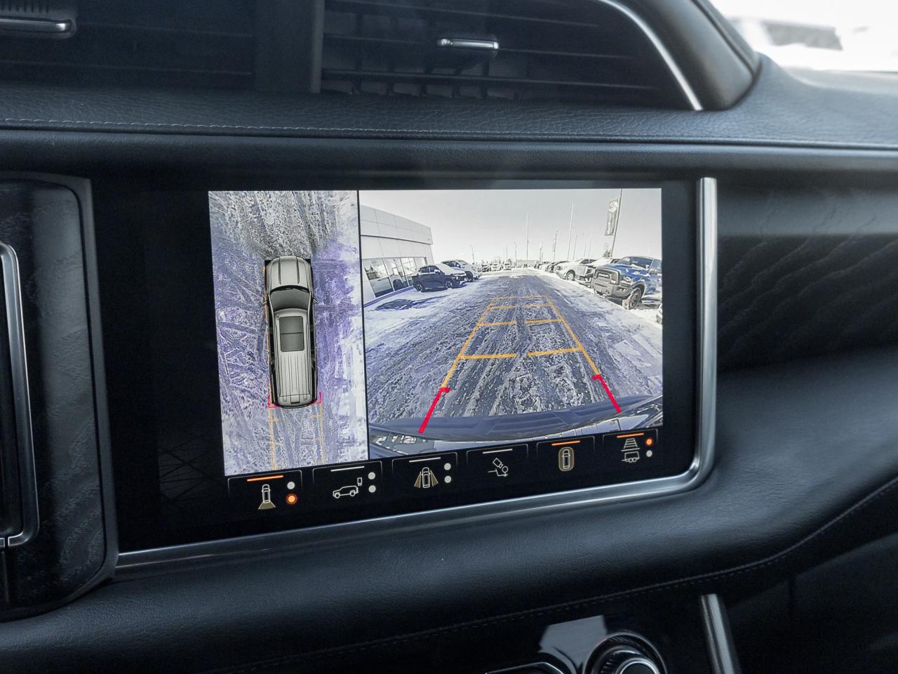 2024 GMC Yukon Denali 4dr 4x4 Photo