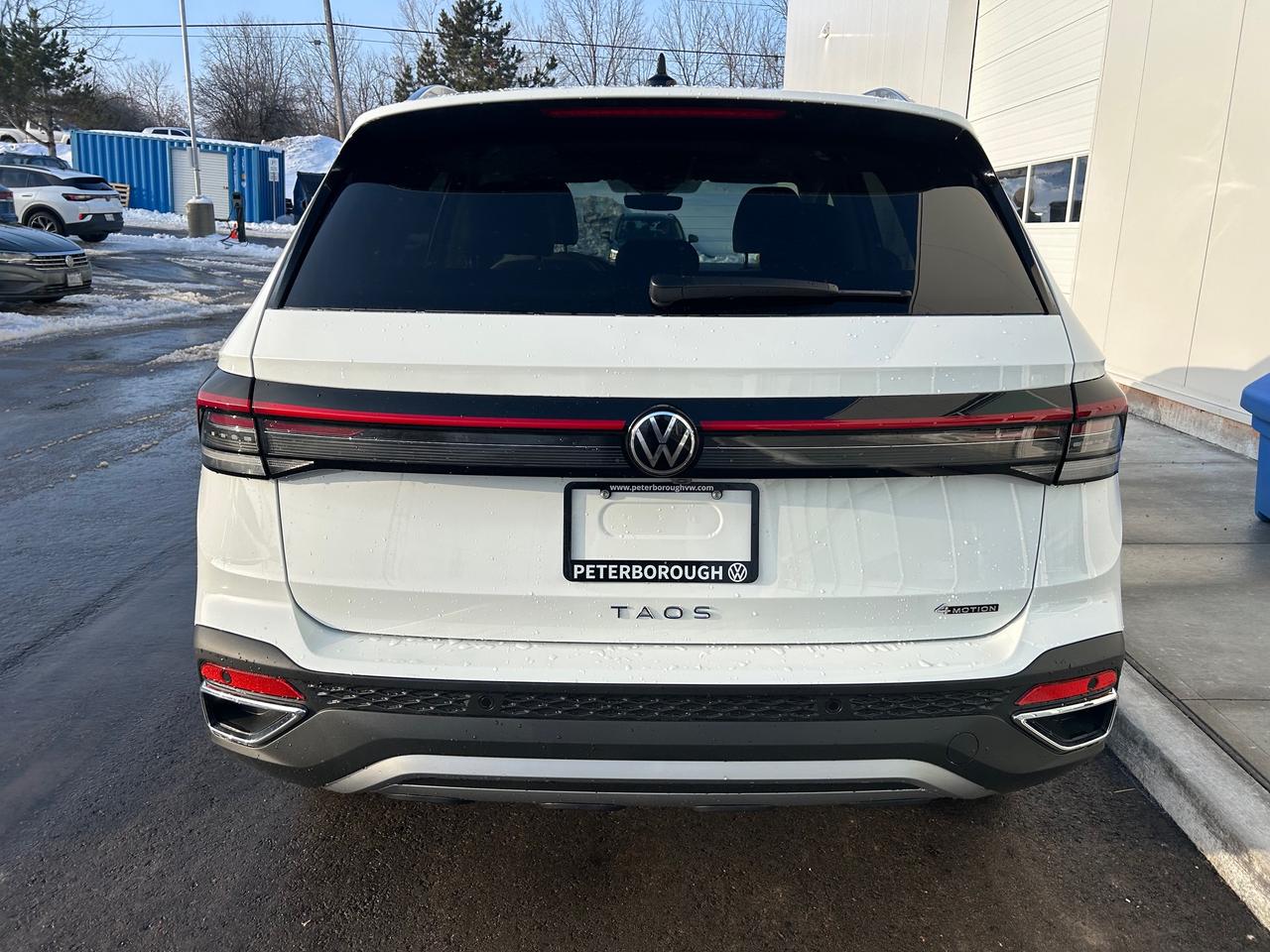 2026 Volkswagen Taos Comfortline 4dr All-Wheel Drive 4MOTION Photo3