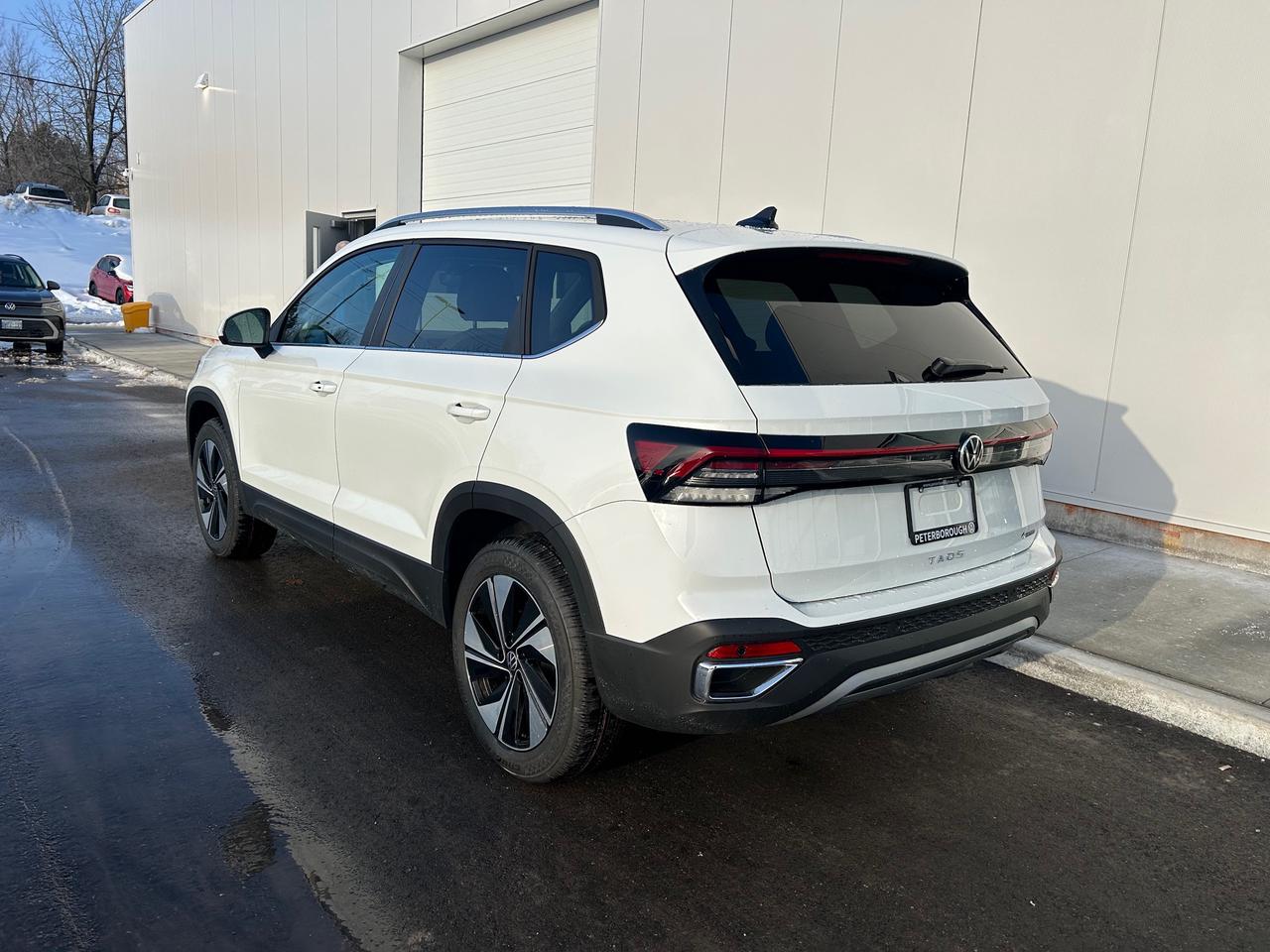 2026 Volkswagen Taos Comfortline 4dr All-Wheel Drive 4MOTION Photo