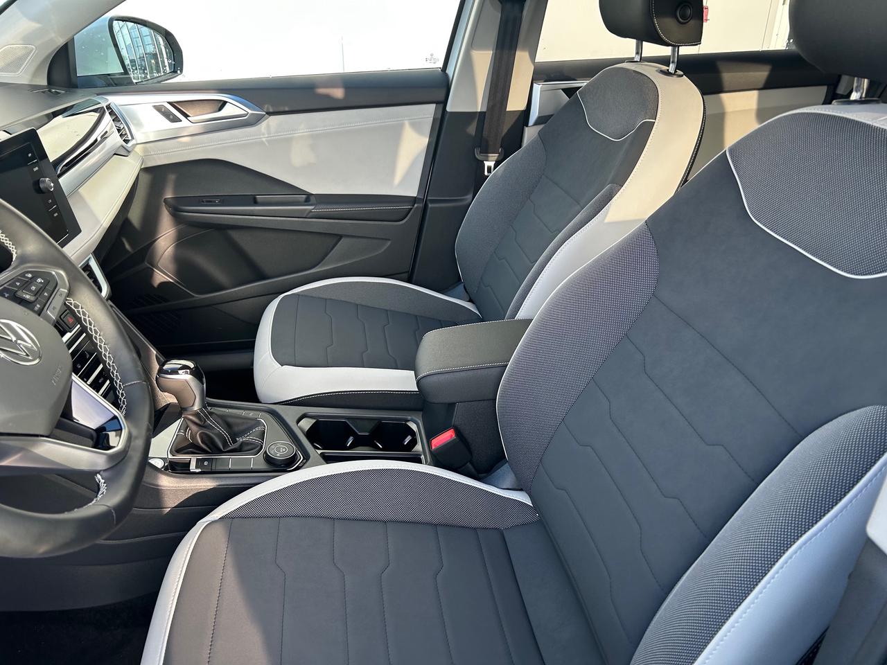 2026 Volkswagen Taos Comfortline 4dr All-Wheel Drive 4MOTION Photo