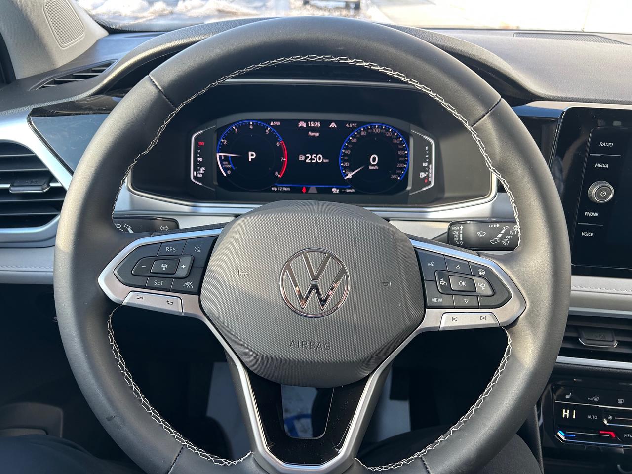 2026 Volkswagen Taos Comfortline 4dr All-Wheel Drive 4MOTION Photo