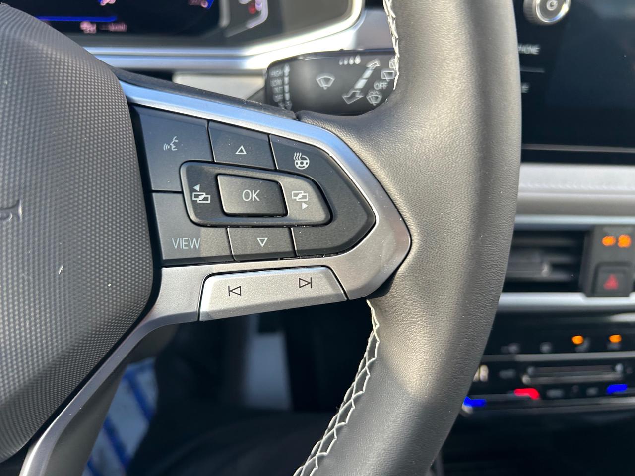 2026 Volkswagen Taos Comfortline 4dr All-Wheel Drive 4MOTION Photo