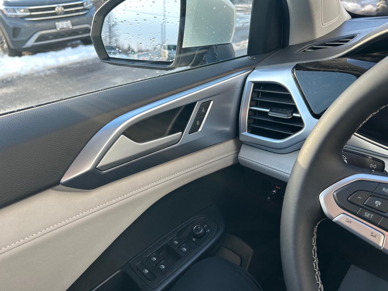 2026 Volkswagen Taos Comfortline 4dr All-Wheel Drive 4MOTION Photo