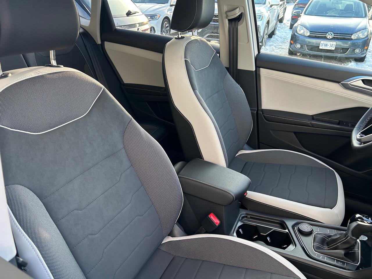 2026 Volkswagen Taos Comfortline 4dr All-Wheel Drive 4MOTION Photo