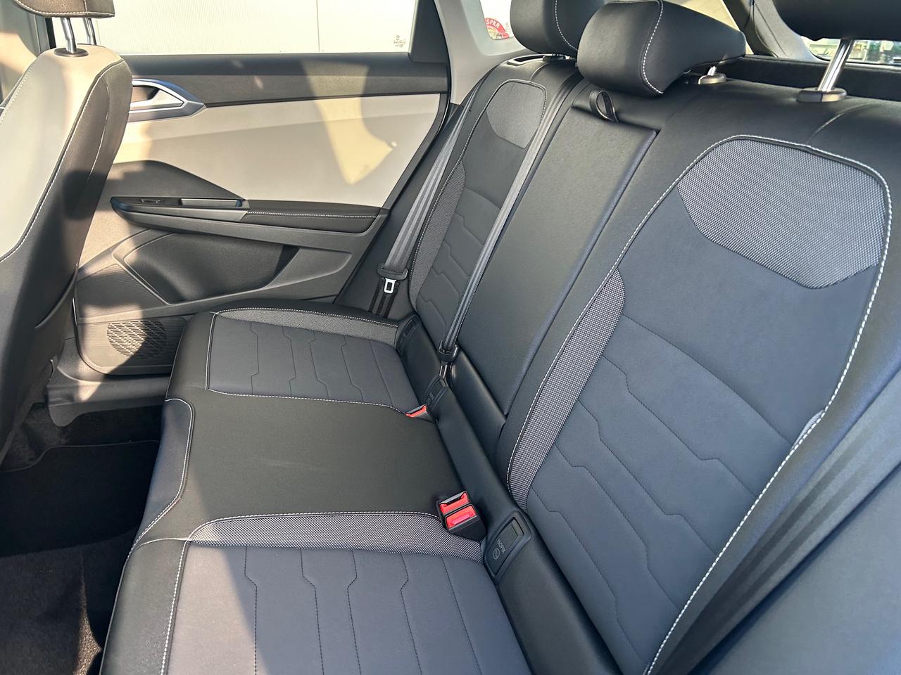 2026 Volkswagen Taos Comfortline 4dr All-Wheel Drive 4MOTION Photo