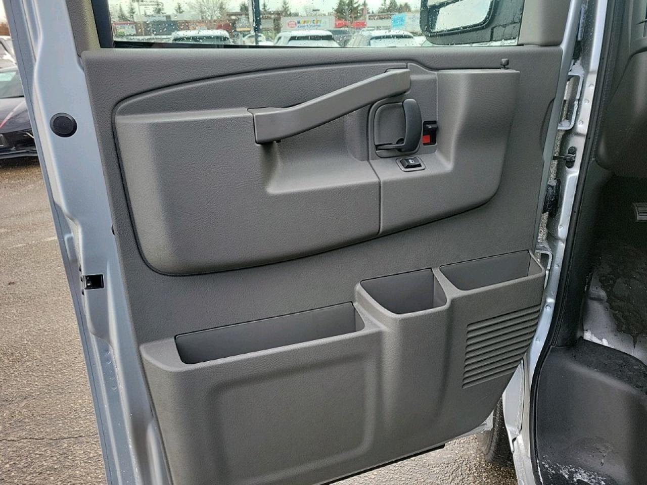 2025 GMC Savana 3500 Work Van Rear-Wheel Drive Cargo Van Photo