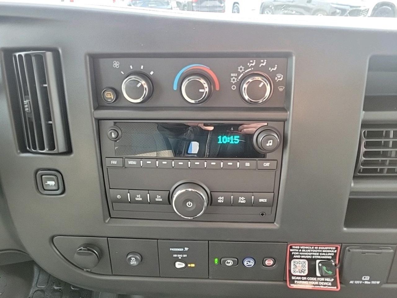 2025 GMC Savana 3500 Work Van Rear-Wheel Drive Cargo Van Photo