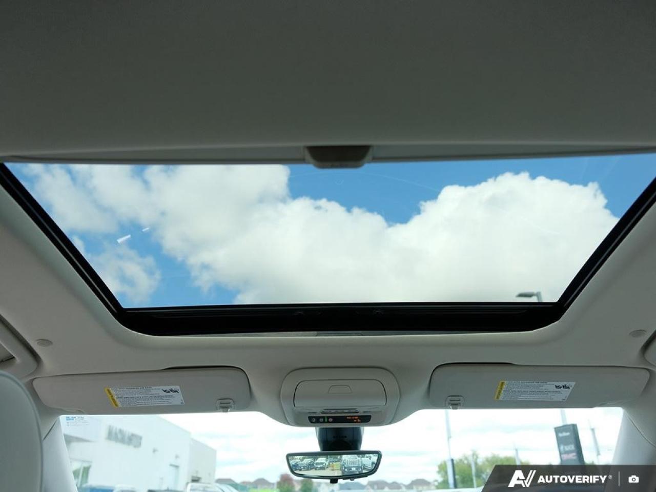 2022 Buick Enclave Avenir AWD Photo