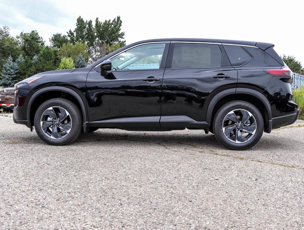 2025 Nissan Rogue SV Moonroof GREAT RATES/GREATV DEAL Photo