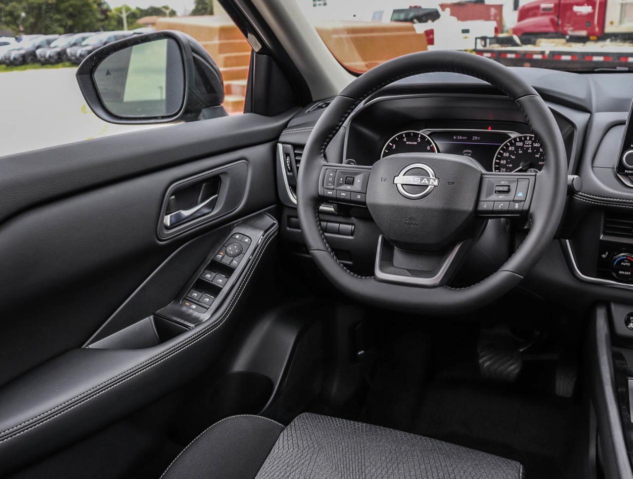 2025 Nissan Rogue SV Moonroof GREAT RATES/GREATV DEAL Photo