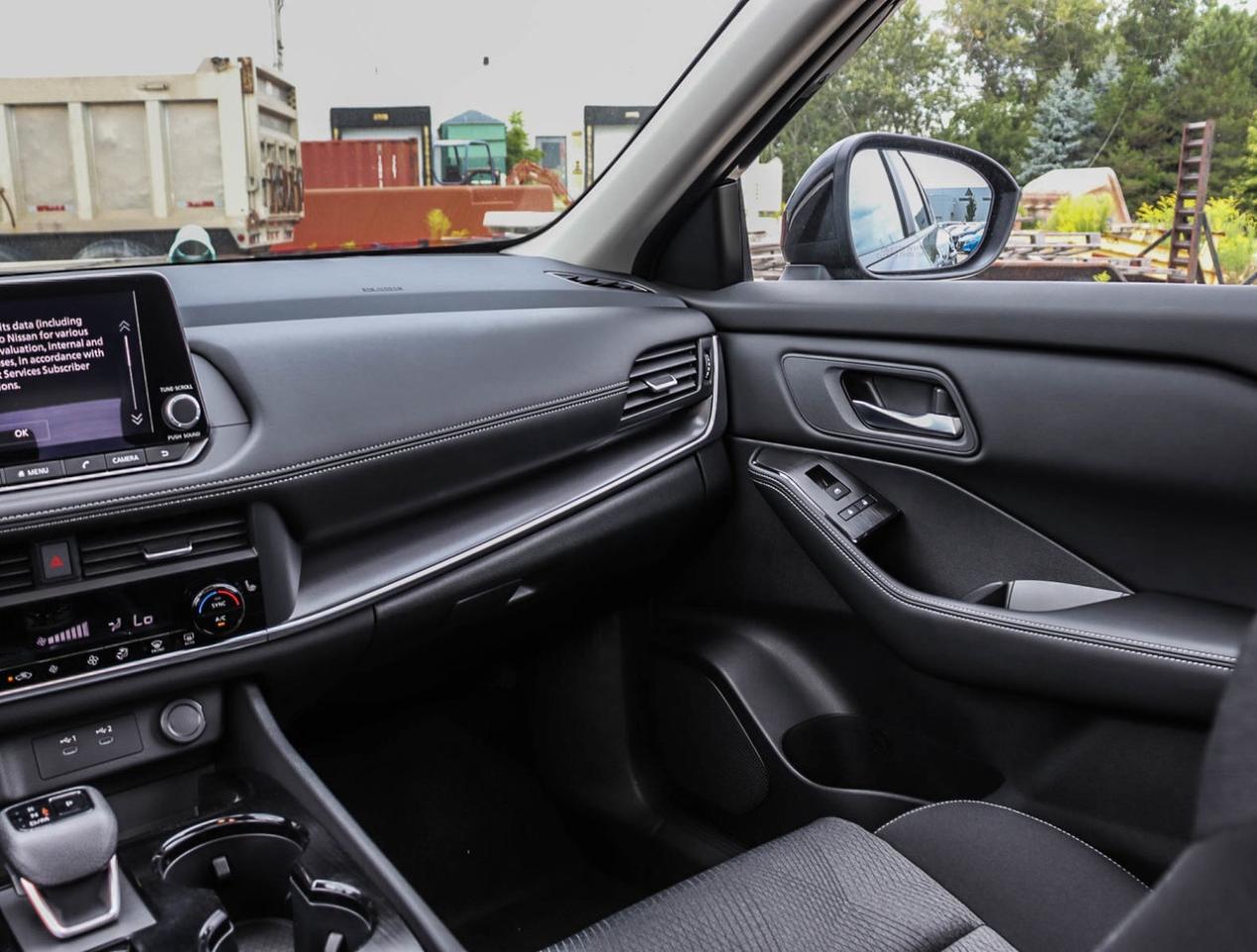 2025 Nissan Rogue SV Moonroof GREAT RATES/GREATV DEAL Photo