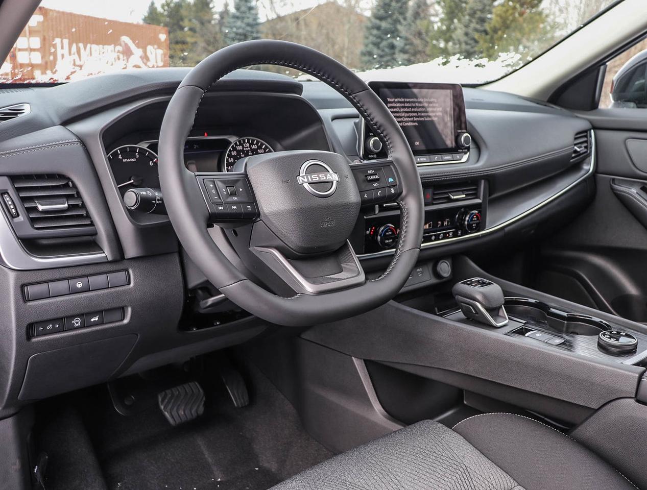 2025 Nissan Rogue SV Moonroof HEATED STEERING   REMOTE START   CARPL Photo