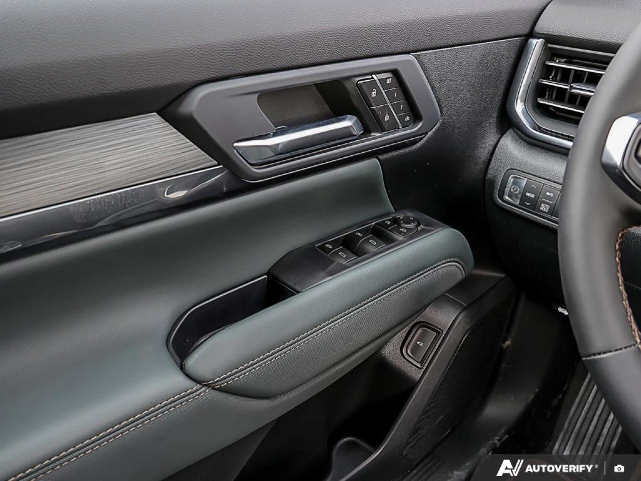 2026 GMC Terrain AWD AT4 Photo